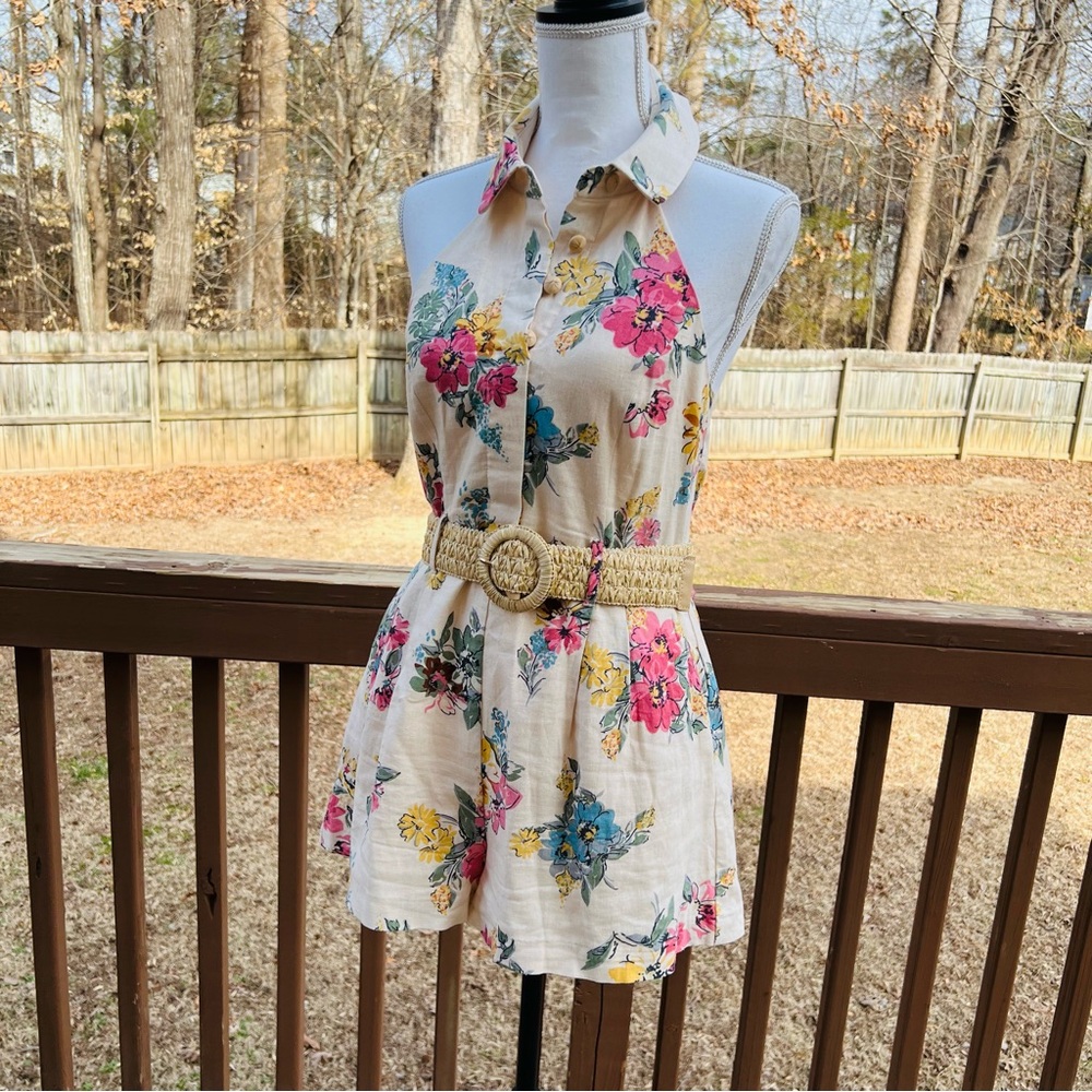 House of Harlow size 6 linen blend romper